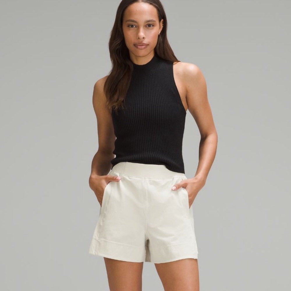 Lululemon Women's Stretch Relaxed-Fit High Rise Short 4" Bone Size Small